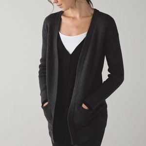 Lululemon Vestigan, Heathered Black / Black, Size 8